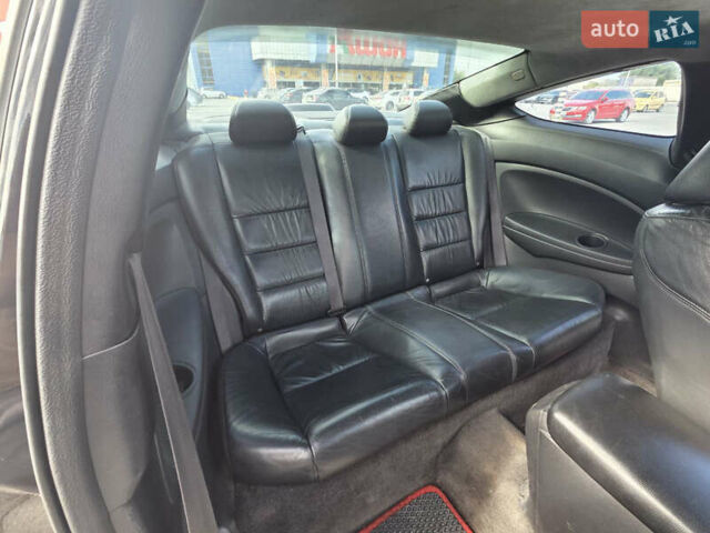 Черный Хонда Аккорд, объемом двигателя 3.5 л и пробегом 256 тыс. км за 8300 $, фото 16 на Automoto.ua