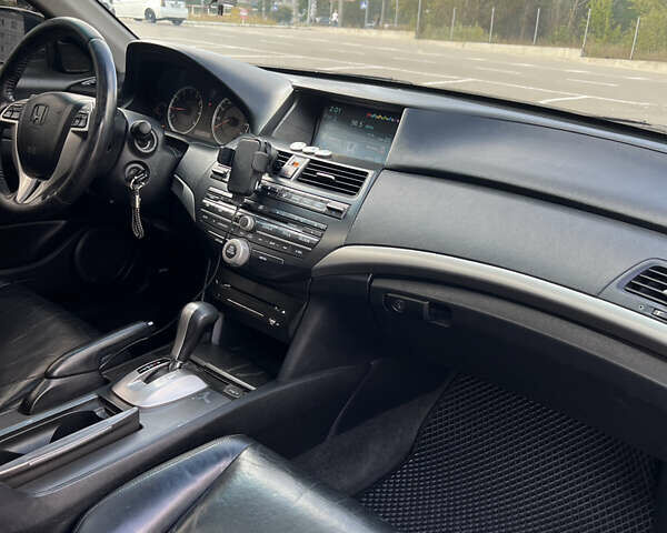 Черный Хонда Аккорд, объемом двигателя 2.4 л и пробегом 241 тыс. км за 8000 $, фото 20 на Automoto.ua