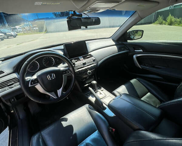 Черный Хонда Аккорд, объемом двигателя 3.5 л и пробегом 280 тыс. км за 10500 $, фото 4 на Automoto.ua
