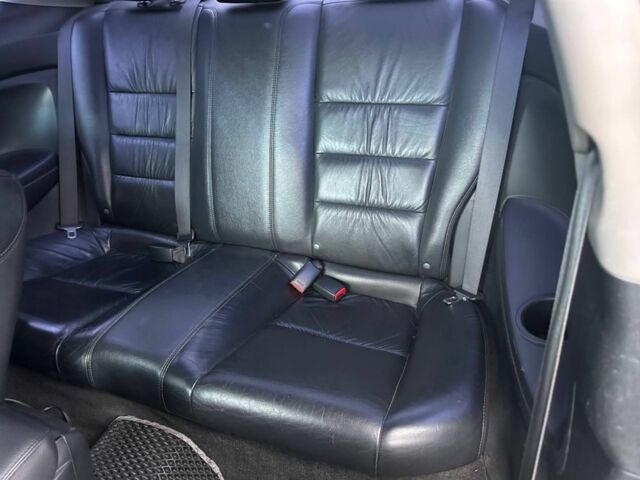 Черный Хонда Аккорд, объемом двигателя 2.4 л и пробегом 259 тыс. км за 6600 $, фото 7 на Automoto.ua