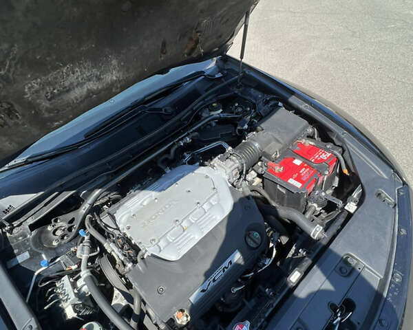 Черный Хонда Аккорд, объемом двигателя 3.5 л и пробегом 280 тыс. км за 10500 $, фото 2 на Automoto.ua