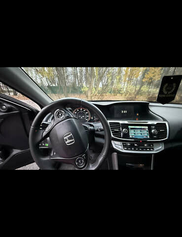 Черный Хонда Аккорд, объемом двигателя 2.35 л и пробегом 279 тыс. км за 10500 $, фото 4 на Automoto.ua