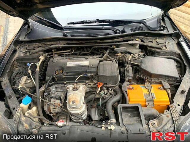 Черный Хонда Аккорд, объемом двигателя 2.4 л и пробегом 225 тыс. км за 10999 $, фото 4 на Automoto.ua