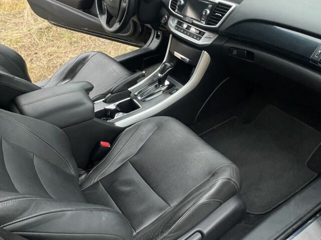 Черный Хонда Аккорд, объемом двигателя 2.4 л и пробегом 91 тыс. км за 9000 $, фото 11 на Automoto.ua