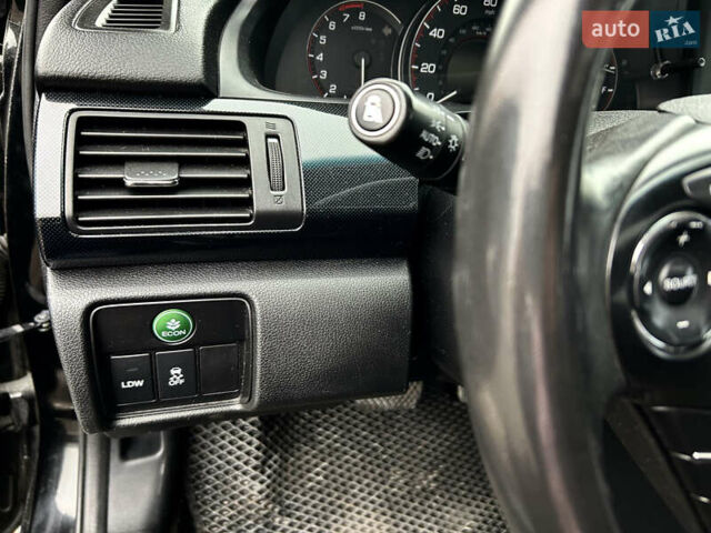 Черный Хонда Аккорд, объемом двигателя 3.47 л и пробегом 117 тыс. км за 15000 $, фото 15 на Automoto.ua