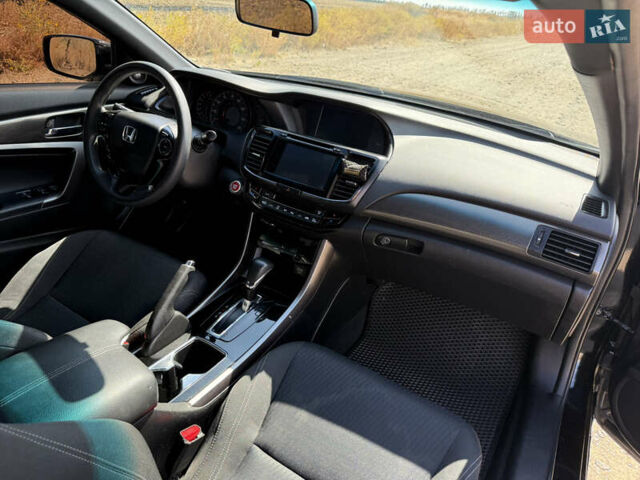Чорний Хонда Аккорд, об'ємом двигуна 2.4 л та пробігом 135 тис. км за 11300 $, фото 32 на Automoto.ua
