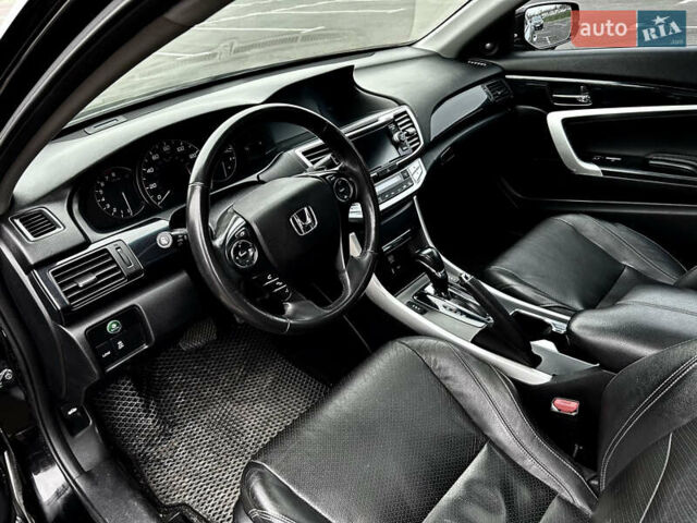 Черный Хонда Аккорд, объемом двигателя 3.47 л и пробегом 117 тыс. км за 15000 $, фото 14 на Automoto.ua