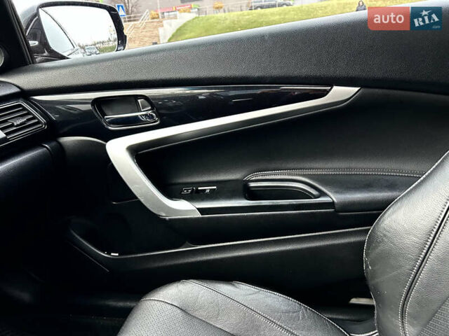 Черный Хонда Аккорд, объемом двигателя 3.47 л и пробегом 117 тыс. км за 15000 $, фото 20 на Automoto.ua