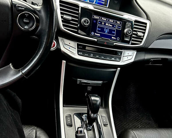 Черный Хонда Аккорд, объемом двигателя 3.47 л и пробегом 117 тыс. км за 15000 $, фото 30 на Automoto.ua