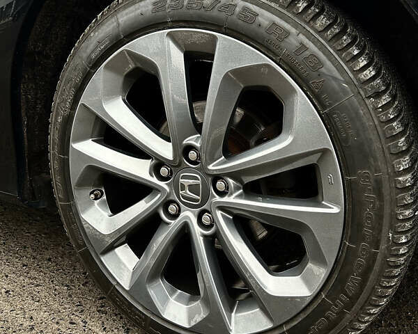 Черный Хонда Аккорд, объемом двигателя 3.47 л и пробегом 117 тыс. км за 15000 $, фото 32 на Automoto.ua