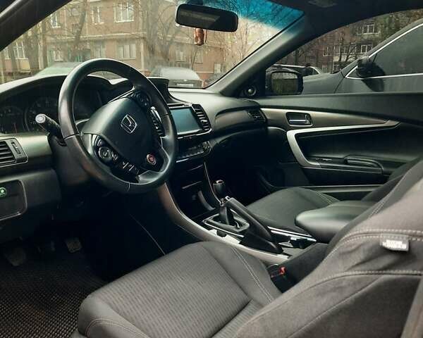 Черный Хонда Аккорд, объемом двигателя 2.4 л и пробегом 70 тыс. км за 11800 $, фото 8 на Automoto.ua