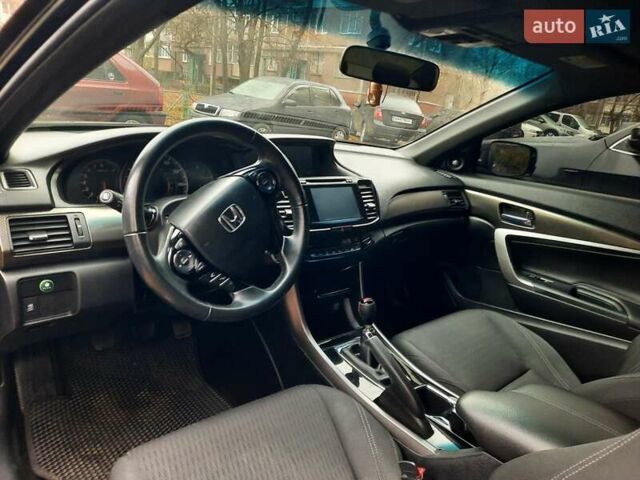 Черный Хонда Аккорд, объемом двигателя 2.4 л и пробегом 70 тыс. км за 11800 $, фото 7 на Automoto.ua