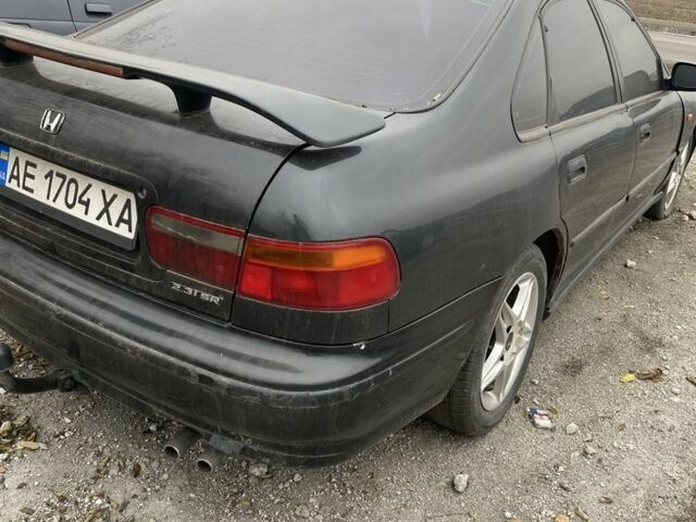 Черный Хонда Аккорд, объемом двигателя 2.2 л и пробегом 300 тыс. км за 2000 $, фото 3 на Automoto.ua