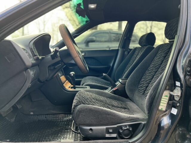 Черный Хонда Аккорд, объемом двигателя 2 л и пробегом 400 тыс. км за 2799 $, фото 10 на Automoto.ua