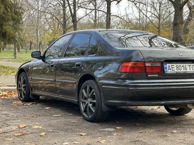 Черный Хонда Аккорд, объемом двигателя 2 л и пробегом 400 тыс. км за 2799 $, фото 5 на Automoto.ua