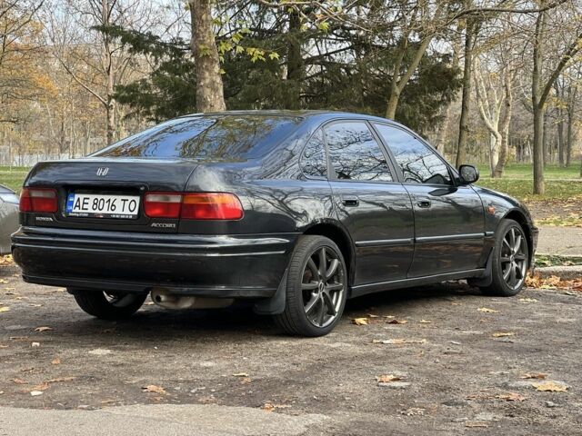 Черный Хонда Аккорд, объемом двигателя 2 л и пробегом 400 тыс. км за 2799 $, фото 6 на Automoto.ua
