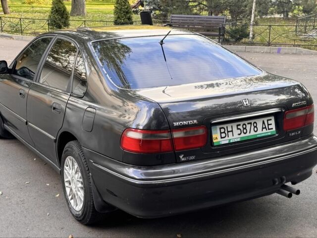 Черный Хонда Аккорд, объемом двигателя 1.8 л и пробегом 350 тыс. км за 2000 $, фото 1 на Automoto.ua