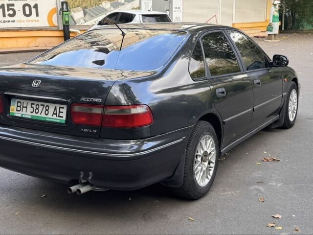 Черный Хонда Аккорд, объемом двигателя 1.8 л и пробегом 350 тыс. км за 2000 $, фото 6 на Automoto.ua