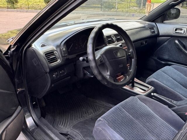 Черный Хонда Аккорд, объемом двигателя 1.8 л и пробегом 350 тыс. км за 2000 $, фото 8 на Automoto.ua