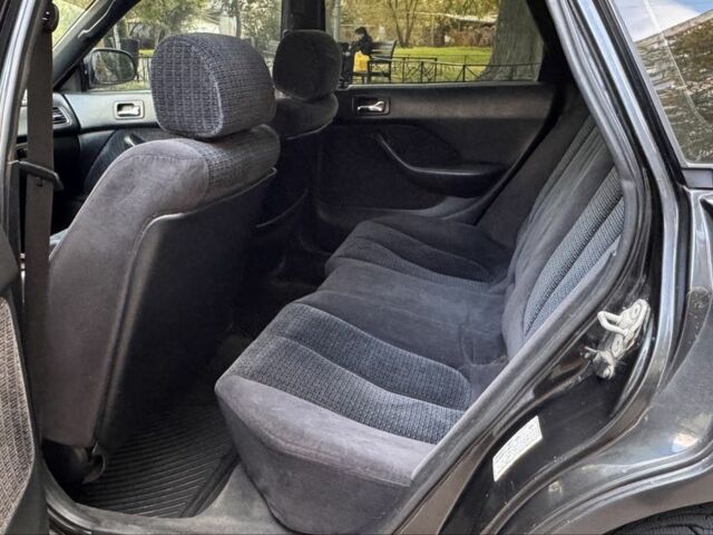 Черный Хонда Аккорд, объемом двигателя 1.8 л и пробегом 350 тыс. км за 2000 $, фото 10 на Automoto.ua