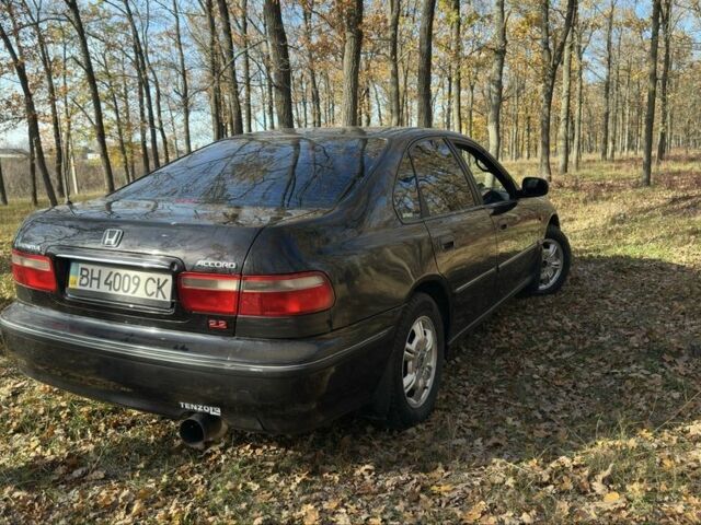 Черный Хонда Аккорд, объемом двигателя 2.2 л и пробегом 408 тыс. км за 3300 $, фото 4 на Automoto.ua