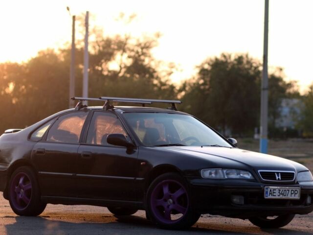 Черный Хонда Аккорд, объемом двигателя 1.8 л и пробегом 400 тыс. км за 2200 $, фото 1 на Automoto.ua
