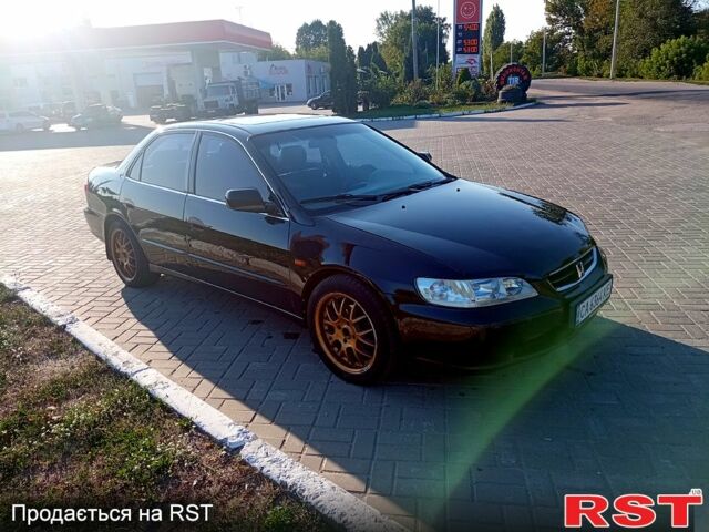 Черный Хонда Аккорд, объемом двигателя 2 л и пробегом 400 тыс. км за 4000 $, фото 8 на Automoto.ua