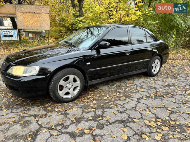 Черный Хонда Аккорд, объемом двигателя 1.85 л и пробегом 333 тыс. км за 2950 $, фото 4 на Automoto.ua