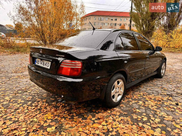 Черный Хонда Аккорд, объемом двигателя 1.85 л и пробегом 333 тыс. км за 2950 $, фото 7 на Automoto.ua