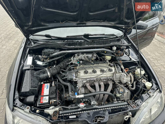 Черный Хонда Аккорд, объемом двигателя 1.9 л и пробегом 333 тыс. км за 2790 $, фото 2 на Automoto.ua