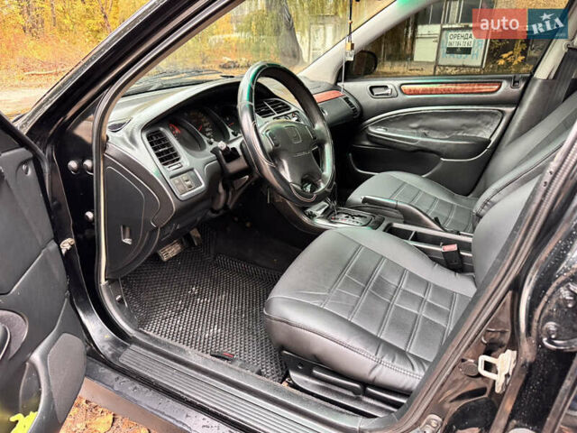 Черный Хонда Аккорд, объемом двигателя 1.85 л и пробегом 333 тыс. км за 2950 $, фото 10 на Automoto.ua