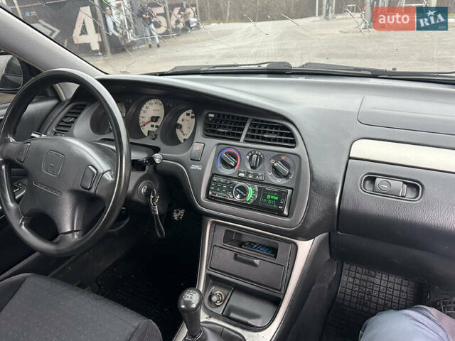 Черный Хонда Аккорд, объемом двигателя 1.9 л и пробегом 333 тыс. км за 2790 $, фото 13 на Automoto.ua