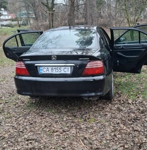 Черный Хонда Аккорд, объемом двигателя 1.9 л и пробегом 690 тыс. км за 3200 $, фото 2 на Automoto.ua