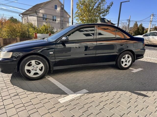 Черный Хонда Аккорд, объемом двигателя 1.9 л и пробегом 333 тыс. км за 2850 $, фото 4 на Automoto.ua