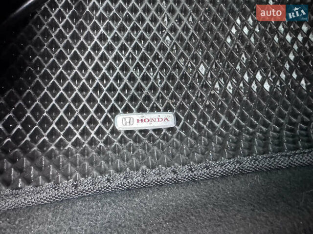 Черный Хонда Аккорд, объемом двигателя 1.85 л и пробегом 333 тыс. км за 2950 $, фото 21 на Automoto.ua