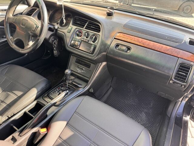 Черный Хонда Аккорд, объемом двигателя 1.9 л и пробегом 333 тыс. км за 2850 $, фото 16 на Automoto.ua