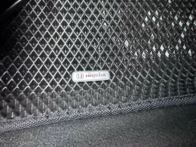 Черный Хонда Аккорд, объемом двигателя 1.9 л и пробегом 333 тыс. км за 2850 $, фото 21 на Automoto.ua