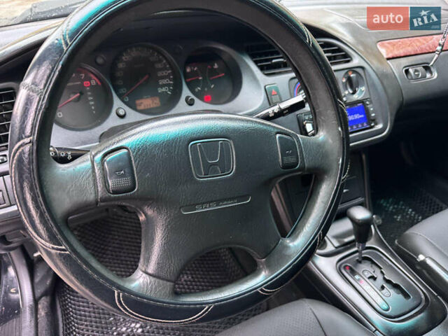 Черный Хонда Аккорд, объемом двигателя 1.85 л и пробегом 333 тыс. км за 2950 $, фото 12 на Automoto.ua