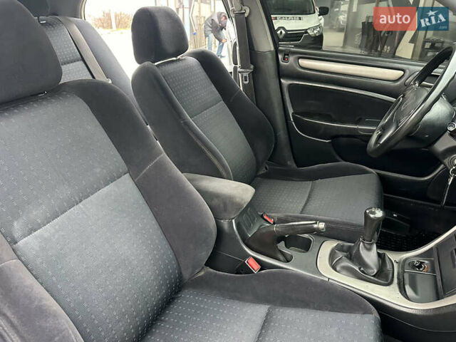 Черный Хонда Аккорд, объемом двигателя 1.9 л и пробегом 333 тыс. км за 2790 $, фото 12 на Automoto.ua