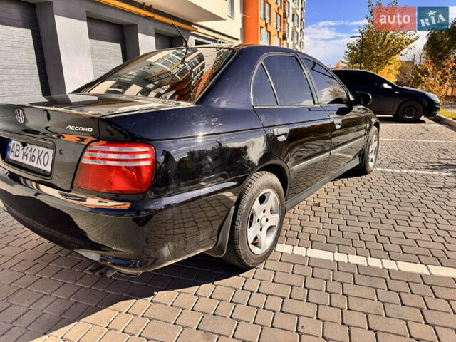 Черный Хонда Аккорд, объемом двигателя 1.85 л и пробегом 333 тыс. км за 2950 $, фото 7 на Automoto.ua