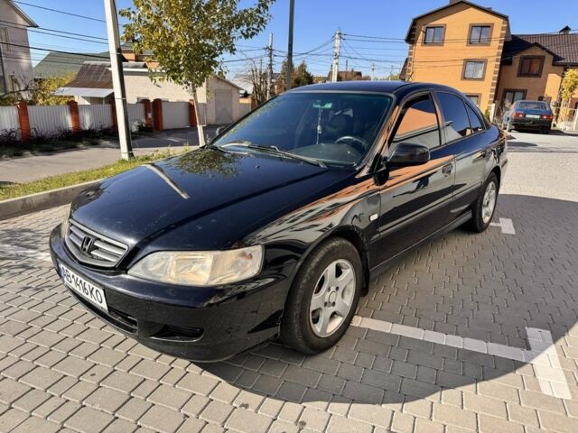 Черный Хонда Аккорд, объемом двигателя 1.9 л и пробегом 333 тыс. км за 2850 $, фото 5 на Automoto.ua