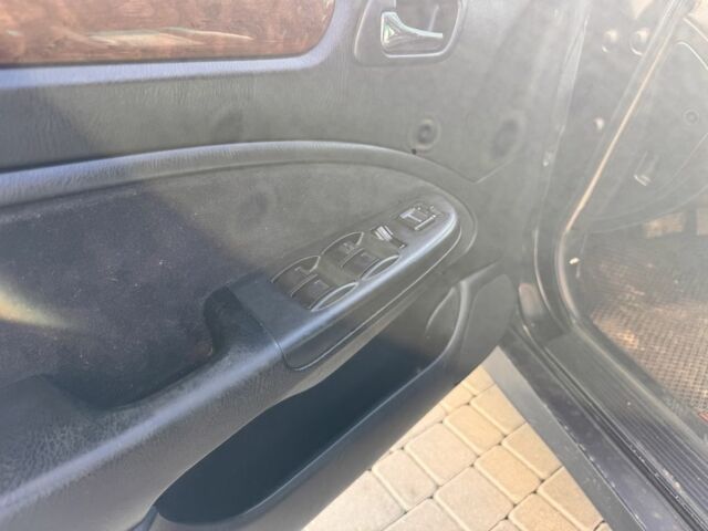 Черный Хонда Аккорд, объемом двигателя 1.9 л и пробегом 333 тыс. км за 2850 $, фото 12 на Automoto.ua