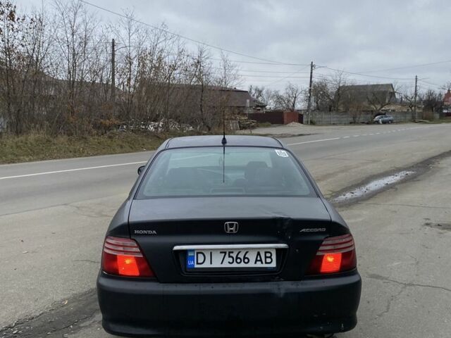 Черный Хонда Аккорд, объемом двигателя 1.9 л и пробегом 300 тыс. км за 2900 $, фото 4 на Automoto.ua