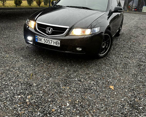 Черный Хонда Аккорд, объемом двигателя 2.35 л и пробегом 365 тыс. км за 5299 $, фото 1 на Automoto.ua