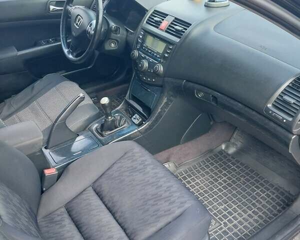 Черный Хонда Аккорд, объемом двигателя 2.4 л и пробегом 250 тыс. км за 5800 $, фото 4 на Automoto.ua