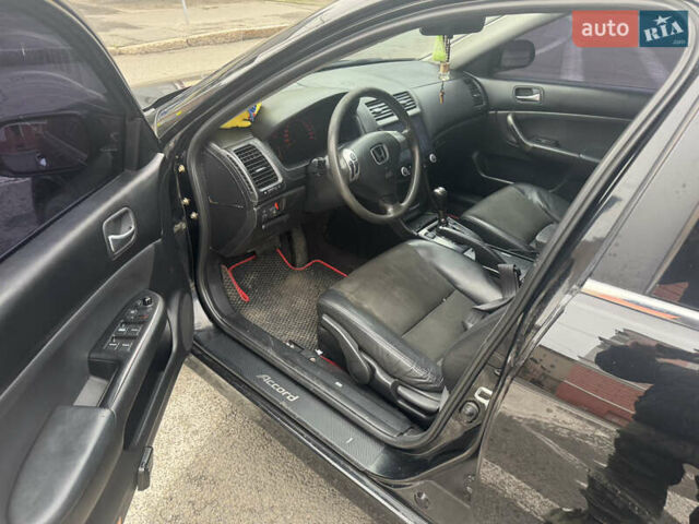 Черный Хонда Аккорд, объемом двигателя 2 л и пробегом 329 тыс. км за 5300 $, фото 12 на Automoto.ua