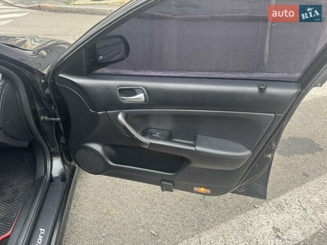 Черный Хонда Аккорд, объемом двигателя 2 л и пробегом 329 тыс. км за 5300 $, фото 9 на Automoto.ua