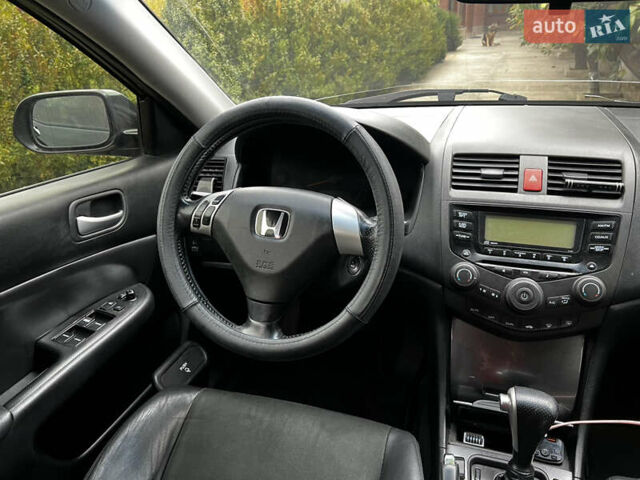 Черный Хонда Аккорд, объемом двигателя 2 л и пробегом 268 тыс. км за 5800 $, фото 7 на Automoto.ua
