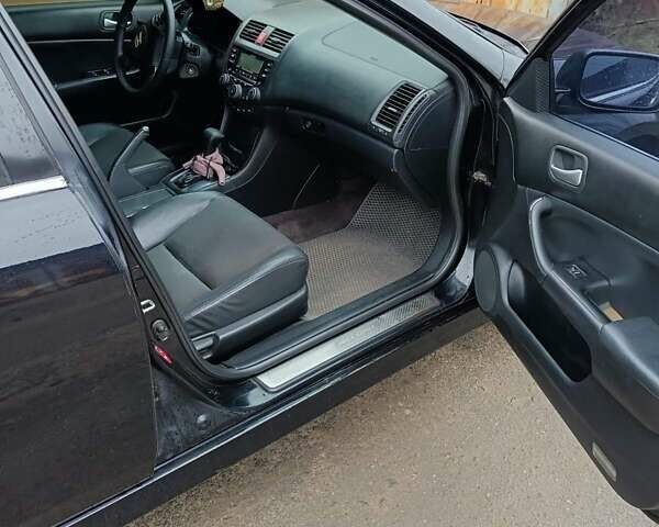 Черный Хонда Аккорд, объемом двигателя 2.4 л и пробегом 308 тыс. км за 6300 $, фото 6 на Automoto.ua