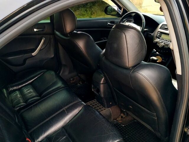 Черный Хонда Аккорд, объемом двигателя 2.4 л и пробегом 335 тыс. км за 6400 $, фото 7 на Automoto.ua